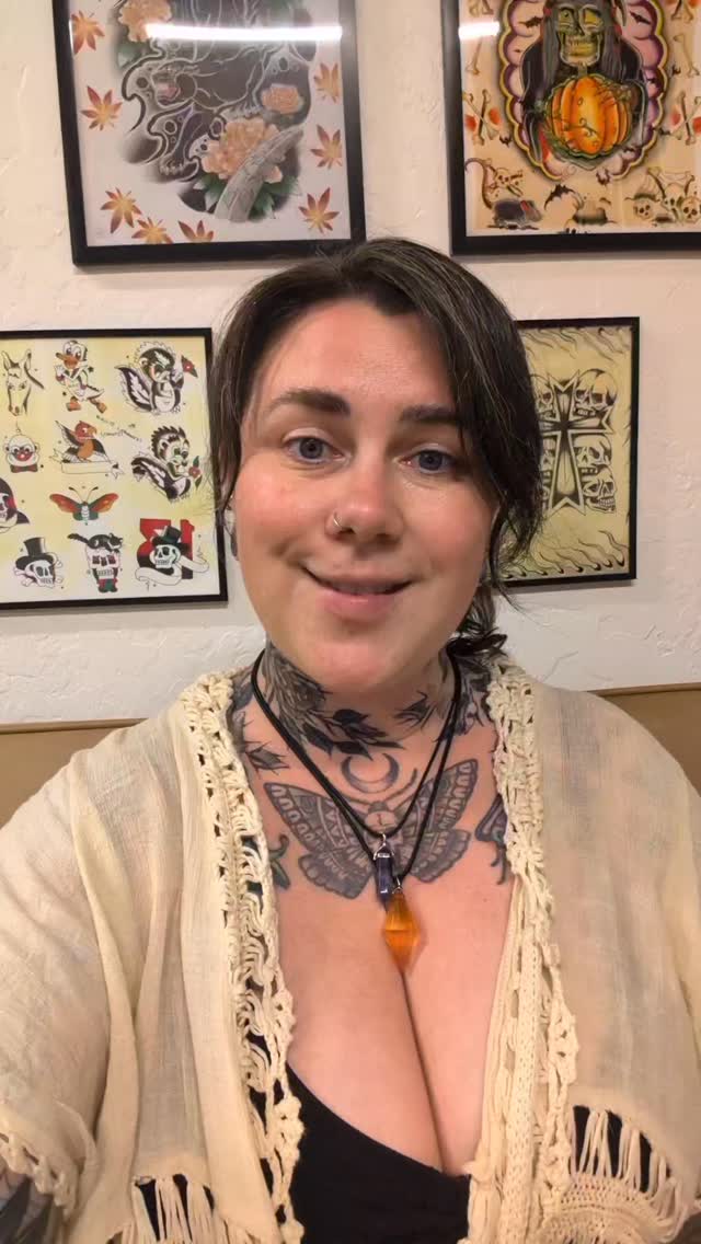 ✨ Update ✨
literally dressed for the creek don't mind my appearance 😂
less than 3 weeks ago I cried *trying* to tattoo a tiny flower on fake skins...
today I tattooed myself, 6 weeks post op from surgery on BOTH of my hands.
I could cry
is it perfect? no... it's on my upper thigh, awkward to do yourself, and upside down, and with two healing broken hands
I'll give myself credit where credit is due this feels AWESOME and I LOVE my new little butterfly which will always remind me of this metamorphosis
BOOKING WAITLIST IS OPEN
Link in bio 🙏🏻 🫶🏻
.
.
.
.
.
#tattooartist
#metamorphosis
#phoenixrising
#riseabove
#keepgoing
Sedona tattoo artist
Tattoo artist
Sedona tattoo shop