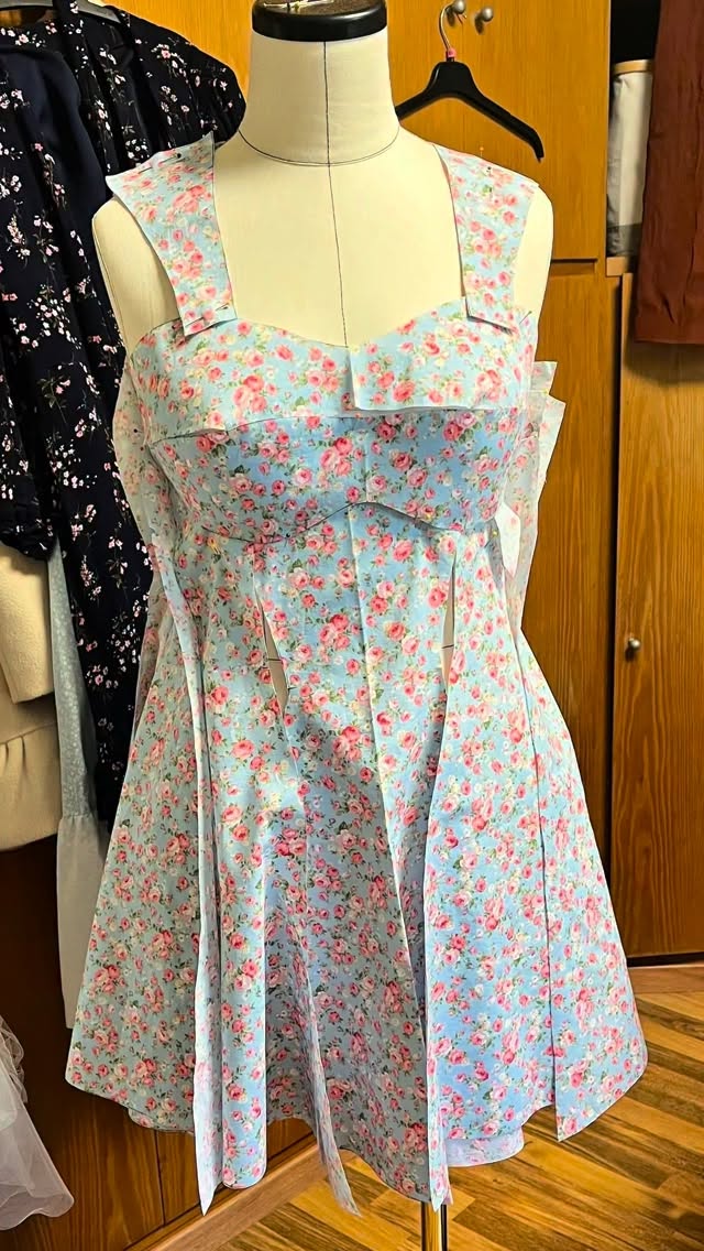This is the first step in bringing a new dress design to life. I use a projector to transfer my pattern pieces directly onto fabric before cutting. It saves time, reduces paper waste, and makes pattern placement so much easier.
Have you tried projector sewing, or are you still team paper patterns?