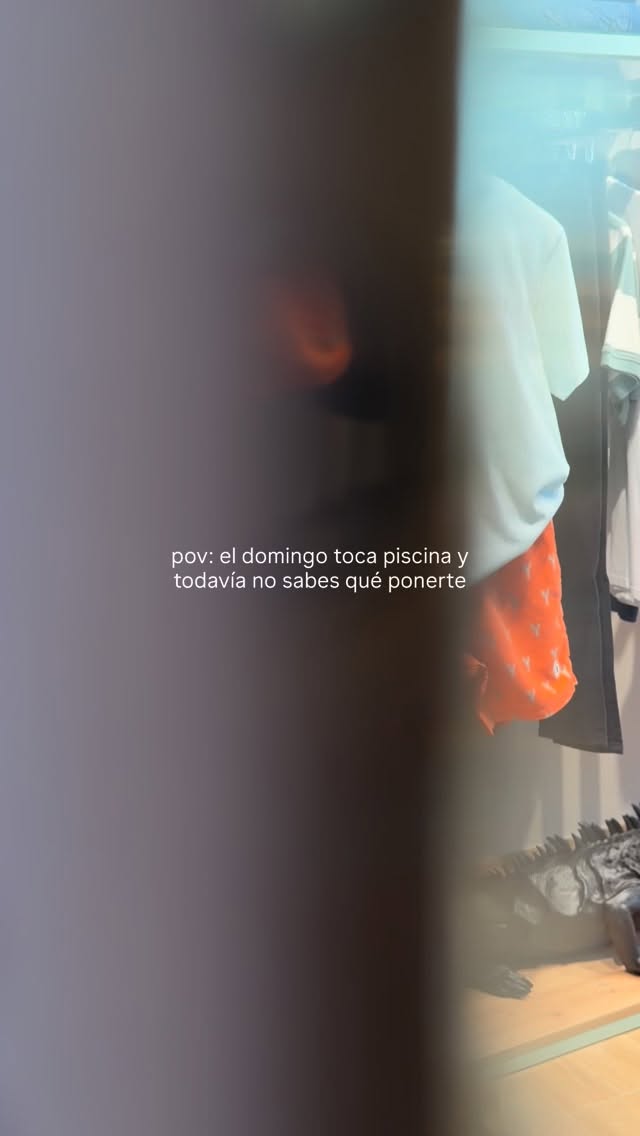 Domingo de piscina, sol y cero complicaciones ☀️
Hemos preparado varias combinaciones con nuestros bañadores y camisetas favoritas para que solo tengas que preocuparte de disfrutar del día.
Ahora la pregunta importante: ¿eres más de camiseta o de polo? 👀
#modahombre #verano #outfitinspo #bañadores #polo menswear