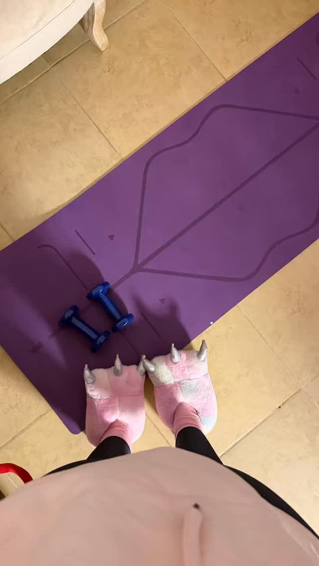 Scrunchie 🍓Agüita🚰 Entrenos🧘🏻♀️
Porque guardarme esta info cuando puedo compartirla y recomendar? @entre_nos.uy
#entrenoencasa #autocuidado #selfcare