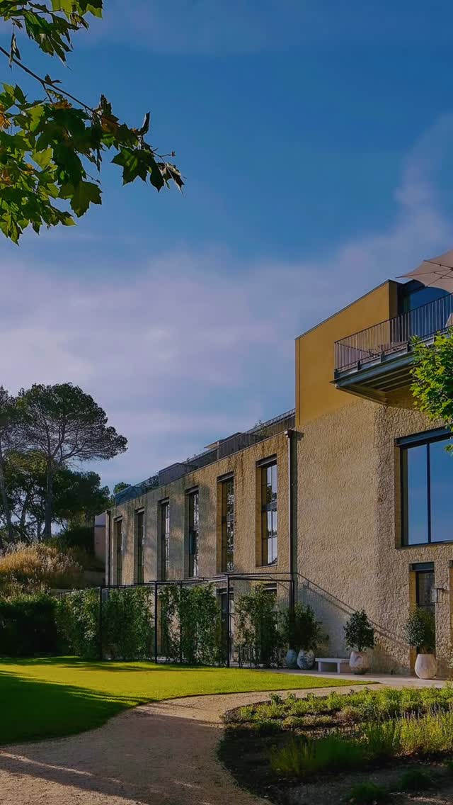 French luxury has never been about showing off. It has always been about the art of hospitality.
At Villa La Coste, art, architecture, wine, gastronomy, and wellbeing come together in the heart of Provence. Michelin-starred dining, world-renowned architecture, estate vineyards, and a spa surrounded by vines create an experience that feels effortlessly refined.
This is more than a hotel. It is a contemporary Louvre beneath the Provençal sky.
—
Curated by UNIQUELUXURY.TRAVEL.
Image: @villalacoste