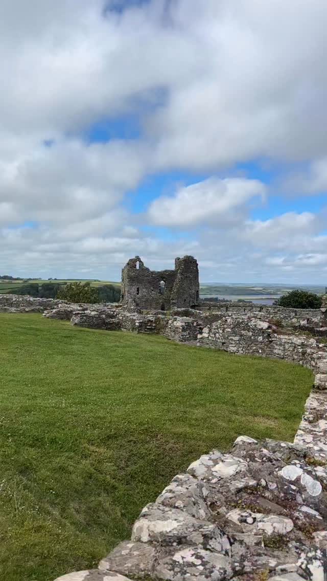 Fancied some sea air. The rain had cleared so Wren enjoyed the lovely views at Llanstephan.
Lots of large jellyfish washed up on the shore too! 😱
It’s mighty beautiful up at the castle, with spectacular views. Good to see some blue skies and feel some warmth again.