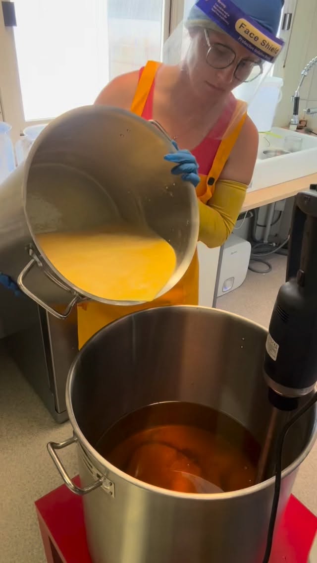 Le nombre de fois qu’on m’a posé cette question depuis que je fais du savon au lait de vache #savon #savonnerie #lait #agriculture #laitdevache