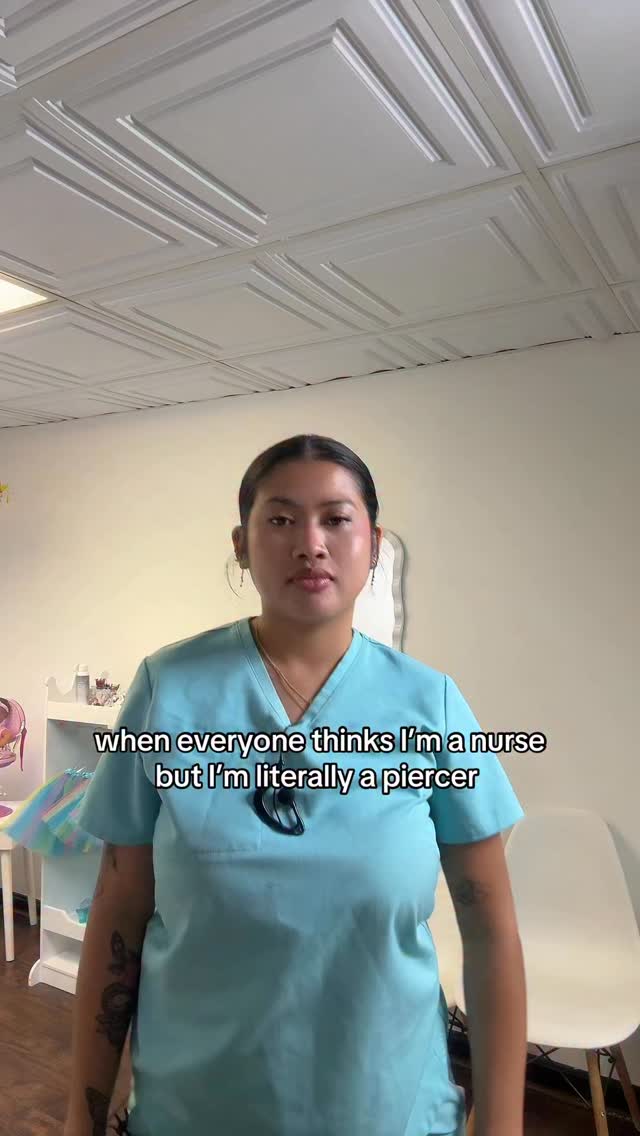 “thank you for saving lives” I just boost confidence…which is basically the same thing 💅
#piercinginspo #needlepiercings #bellypiercing #columbusohio