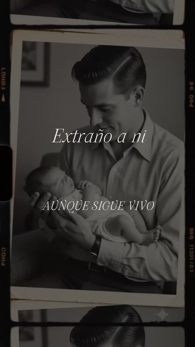 Hay pérdidas que no llegan de golpe.
Llegan poco a poco.
En una conversación que ya no ocurre igual.
En un recuerdo que ya no vuelve.
En una mirada que parece no reconocernos.
Muchas hijas e hijos experimentan culpa por extrañar a su padre mientras aún sigue vivo.
Sin embargo, la investigación sobre duelo ambiguo nos recuerda que es posible amar
profundamente a una persona y, al mismo tiempo, sentir dolor por los cambios que ha traído
la enfermedad o el envejecimiento.
Si estás atravesando esta experiencia, queremos que sepas algo:
No estás solo.
Y lo que sientes tiene sentido.
Próximamente: "Acompañar al Cambio"
Un espacio terapéutico y humano para hijos e hijas que están aprendiendo a transitar los
cambios emocionales, conductuales y cognitivos de sus padres.