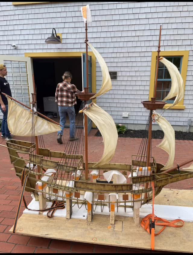 Today’s the day! Set sail with us on our Mayflower install day and see what it’s like to be on location for this hanging installation!
Watch to the end for the big reveal! ⛵️
#installation #publicart #artmatters #sculpture #mayflower