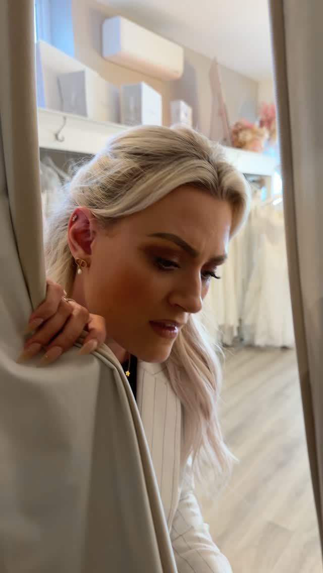 POV: When your boss calls you out the backā¦
Reality: Char hasnāt laughed in at least 15 minutes and refuses to do it alone š¤£š¤
#funny #bridalboutique #reality #povreels