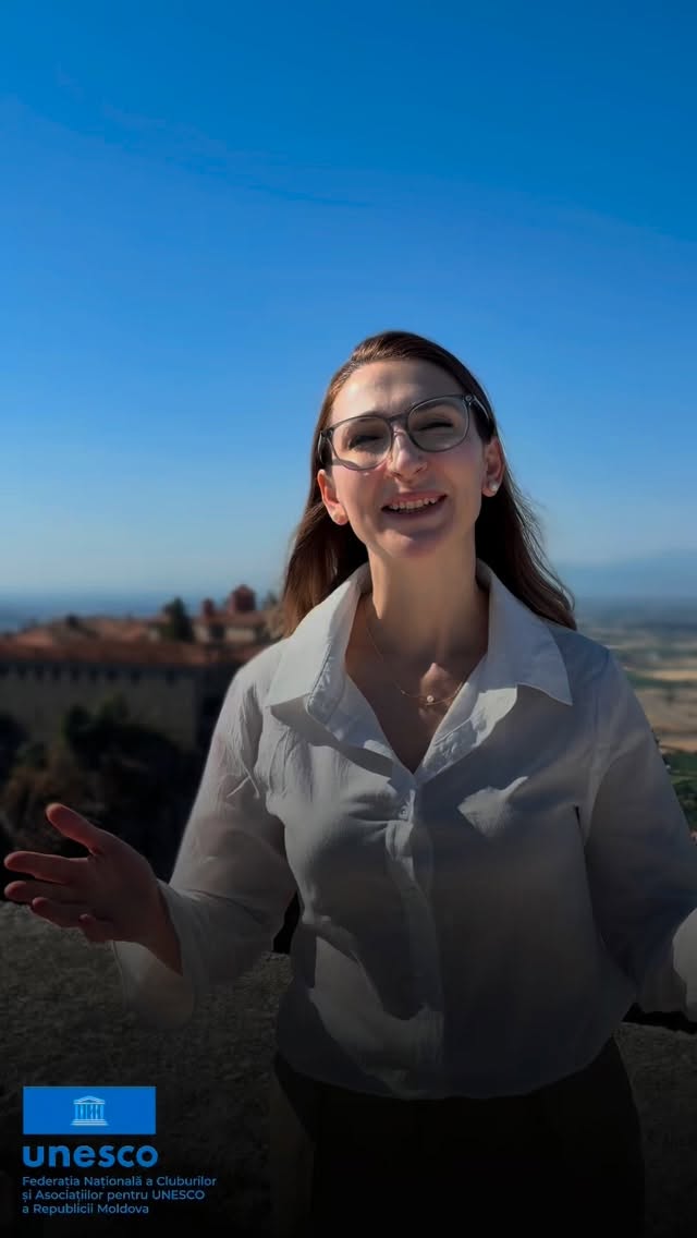 🇲🇩 Ce înseamnă identitatea noastră? Ce riscăm să pierdem? Și cum ducem Moldova în lume?
Sunt întrebări care devin tot mai importante pentru noi, cei care trăim, muncim sau reprezentăm Moldova peste hotare.
De aceea mă bucur să moderez panelul de discuții „Identitatea Moldovei în lume: cum protejăm și promovăm patrimoniul național”, în cadrul Festivalului Hora Dorului 2026, care va avea loc pe 13 iunie, în Germania.
Vom vorbi despre patrimoniu nu doar ca despre ceea ce am moștenit, ci și despre ceea ce alegem să transmitem mai departe: limba, tradițiile, portul popular, meșteșugurile, gusturile copilăriei și poveștile care ne definesc ca neam.
Împreună cu invitați deosebiți din Republica Moldova și diaspora, vom explora felul în care fiecare dintre noi poate contribui la păstrarea și promovarea identității noastre naționale.
📍 Gut Heimendahl, Germania
📅 13 iunie 2026
🕐 Ora 13:00
Vă așteptăm să transformăm dorul de casă într-un dialog despre cine suntem și ce lăsăm generațiilor care vin după noi.
#HoraDorului #PatrimoniuNațional #UNESCO #DiasporaMoldovenească #IdentitateaMoldovei