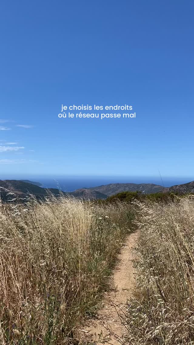 envoie-ça à ta team introvertie 😏 les endroits sans réseau et sans foule, le paradis des introvertis héhé ❤️🔥
📍appieto, corse - rando de 6km, 323 D+, cherche « monte gozzi » sur visorando ⛰️
roadtrip • nature • Europe • créatrice de voyages