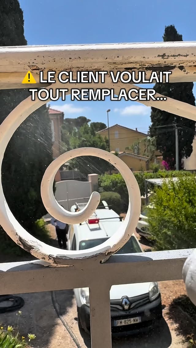 Ce garde-corps semblait bon pour la casse 😳
Pourtant, après décapage, il était totalement récupérable.
Remplacer ou rénover : qu’auriez-vous choisi ?
📍 Toulon #aerogommage #avantapres #renovation