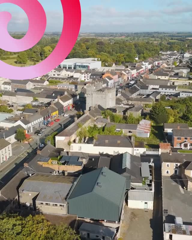 Nestled in the heart of County Louth, Ardee is one of those towns that surprises you.
A bustling market town with thriving shops, pubs and restaurants ... but look a little closer and you'll find two medieval castles on the same street, an epic mythological battle site and a church that, legend has it, literally jumped.
Ardee Castle, built in the 1400s, is the largest surviving fortified medieval tower house in Ireland. Right across the road, Hatch's Castle stands just as proud. And if Irish mythology is your thing, this is where Cúchulainn and Ferdia fought their legendary four-day battle on the banks of the River Dee.
👉 Find out more at visitlouth.ie
#Ardee #CountyLouth #VisitLouth #IrelandsAncientEast
Credit visitlouth
