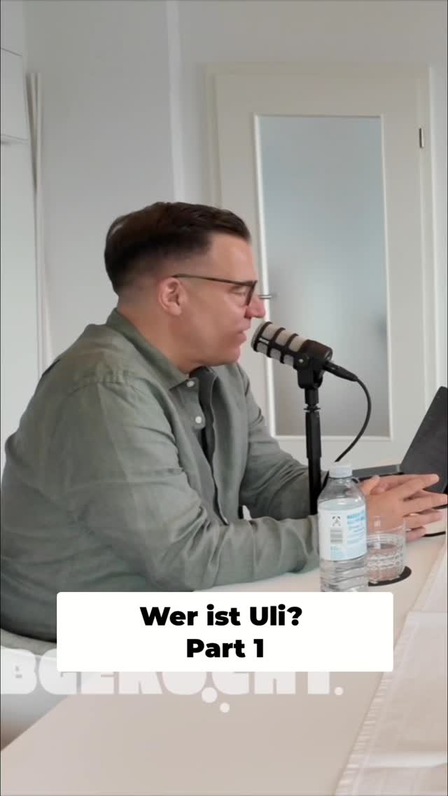 Die Branche hat ihn gefunden – nicht andersrum.
Wer ist eigentlich Uli Rohrmayr?
Teil 1: vom ungeplanten Einstieg, über Bundeswehr und Phantasialand bis zu den ersten Führungsrollen. 🫶
Wer nicht abwarten kann bis es weiter geht - die volle Version findest du in der aktuellen Episode. 🎧