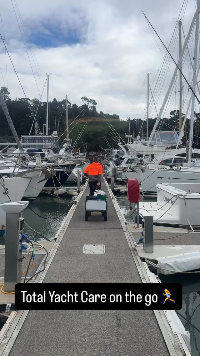 Busy keeping your vessel clean so you don’t have to 😎#bayofislandsnz #totalyachtcare #boatmaintenance #boatcare