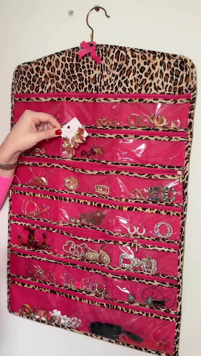 Two more jewellery storage solutions 🙋🏼♀️ You’d never guess that it’s mine, would you? 🐆🤣
Again, the point here is that we can SEE everything - we see what we no longer use and can now leave, and what we own, love & want to enjoy 🌟
Both options are ideal if you don’t have much extra space and need something neat & today that you can easily access 💍
Organisation looks different in every home & should be created around each clients lifestyle which is why Home Resets can differ, and bespoke systems are so important 👏🏼
If you see the potential for organisation in your home, but are overwhelmed, time poor or need an expert set of eyes, pop me a message 🙋🏼♀️
#thehomereset #professionalhomeorganiser #homeorganisation #declutter #jewellerystorage