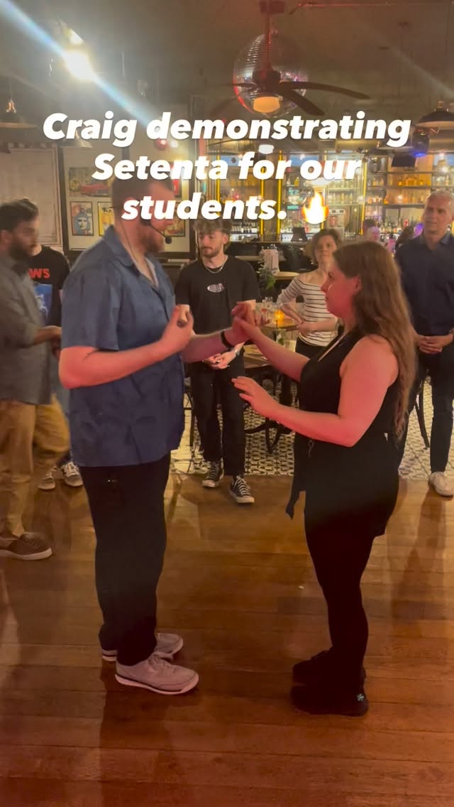 Setenta is one of those classic salsa moves that looks smooth, stylish, and impressive when the timing and hand changes come together properly.
Watch the details, follow the rhythm, and enjoy the flow. 💃🕺
📍 Glasgow
🌐 academiadesalsa.com
#AcademiaDeSalsa #SalsaGlasgow #GlasgowSalsa #Setenta #SalsaMoves #SalsaClass #LearnSalsa #DanceGlasgow #LatinDance #SalsaLife #SocialDancing #SalsaTraining #Craig #SalsaCommunity #GlasgowDance