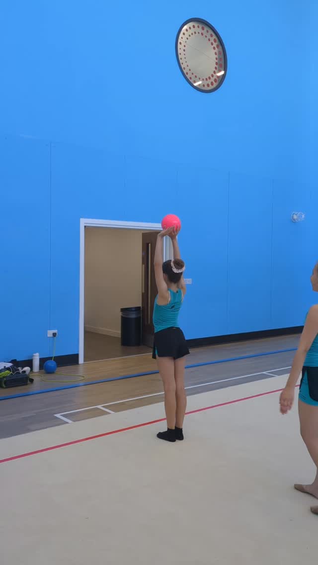 Our novice group are starting to learn some new catches in preparation for group ball routines 🤸♀️
When starting out with group gymnastics these wall throws are a great way to simulate catching the ball as if it had been thrown to you from another person.
Great work girls, well done 👍