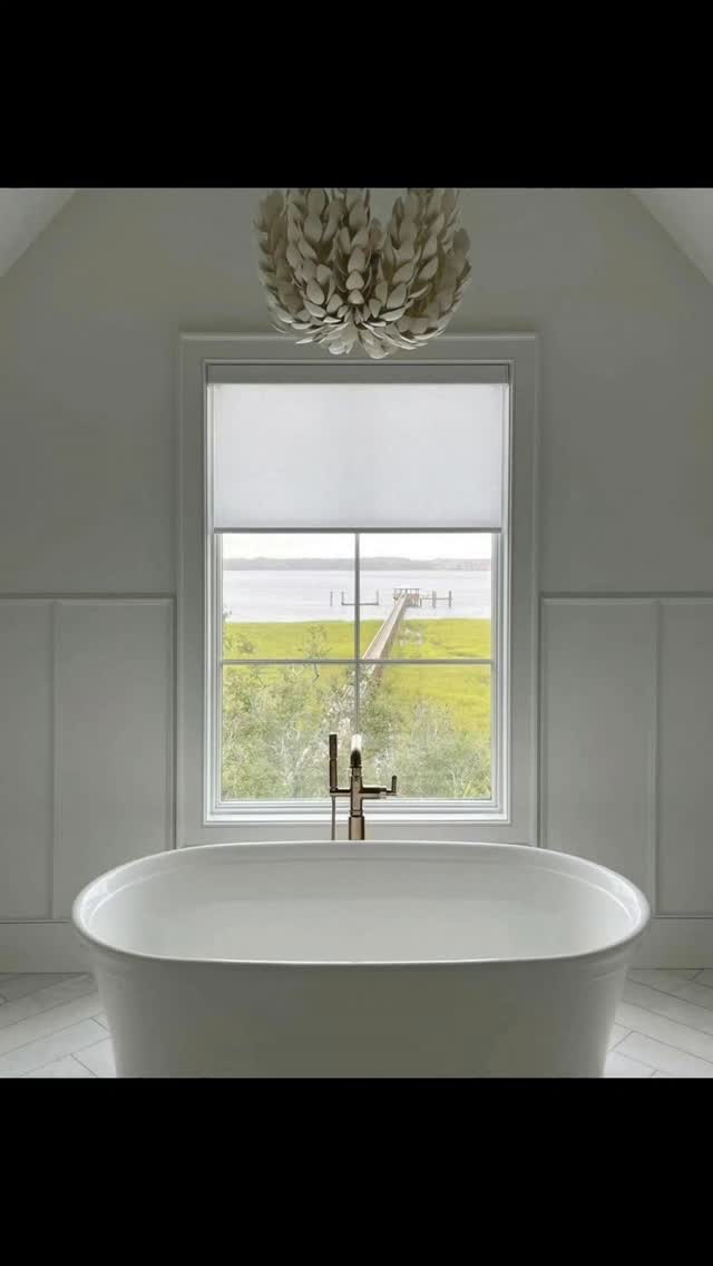 Coastal views. Spa-like comfort. Everyday luxury. 🌊🛁
This bathroom proves you don't need to choose between privacy and a beautiful view. A clean roller shade softens the light, protects your privacy, and lets the scenery remain the star of the show.
The result? A space that feels like a coastal retreat every single day.
Would you start your morning here? ☕✨
#VistaShades #CoastalBathroom #BathroomInspiration #RollerShades #WindowCoverings