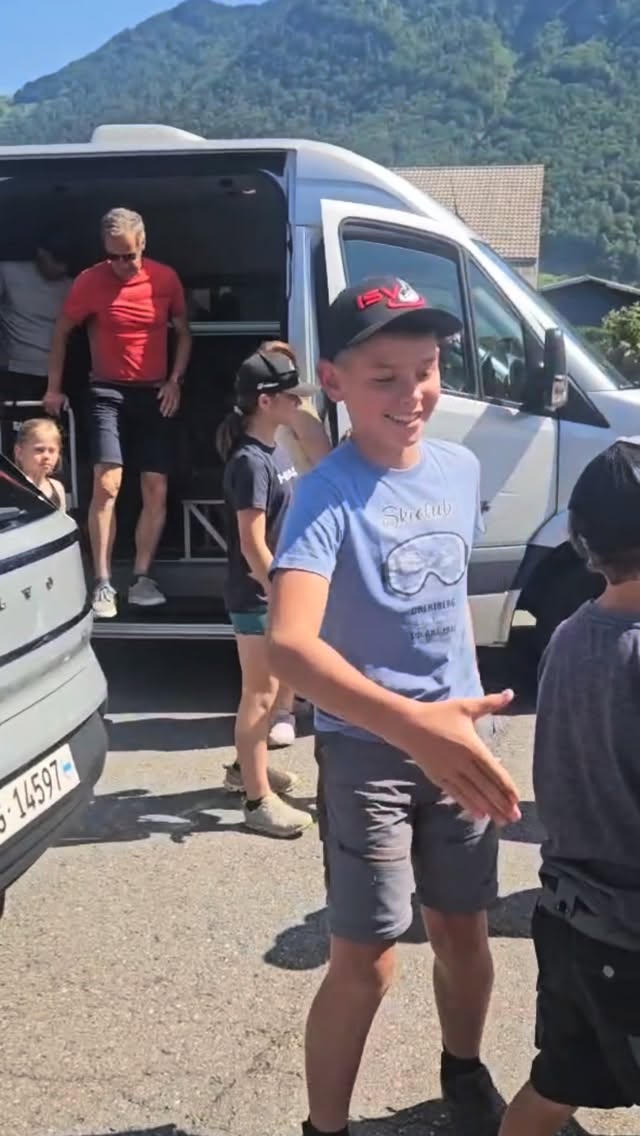 Summer-Event 2026 😎☀️
Ab i d’Bäum😉Im Seilpark Rigi simmer i luftiger Höchi unterwägs gsi,bi warmä Temperaturä und kniffligä Parcours hemmer üsi Seilpark-Skills uspackt😎💪🏼
Spass, Teamwork und es paar Adrenalin-Momänt inklusive😉
Merci für d’Organisation🤩
Dä SCO zeigt au im Summer, miär bruuched Action – immer & überall😅💪🏼
#horseshoeeventbar #seilparkrigi #summerevent