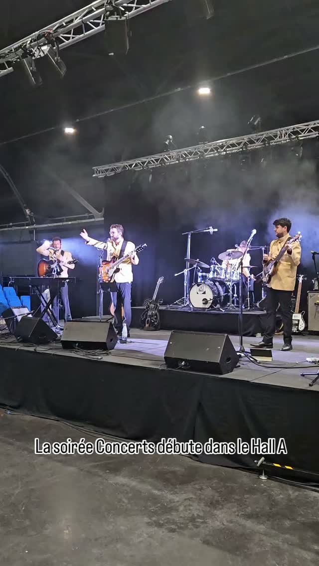 RETRO FOLIES
La Grande Soirée a débuté !! 🥳🎶
Concerts dans le Hall A
Boum Géante dans le Hall C
8€ l’entrée seulement