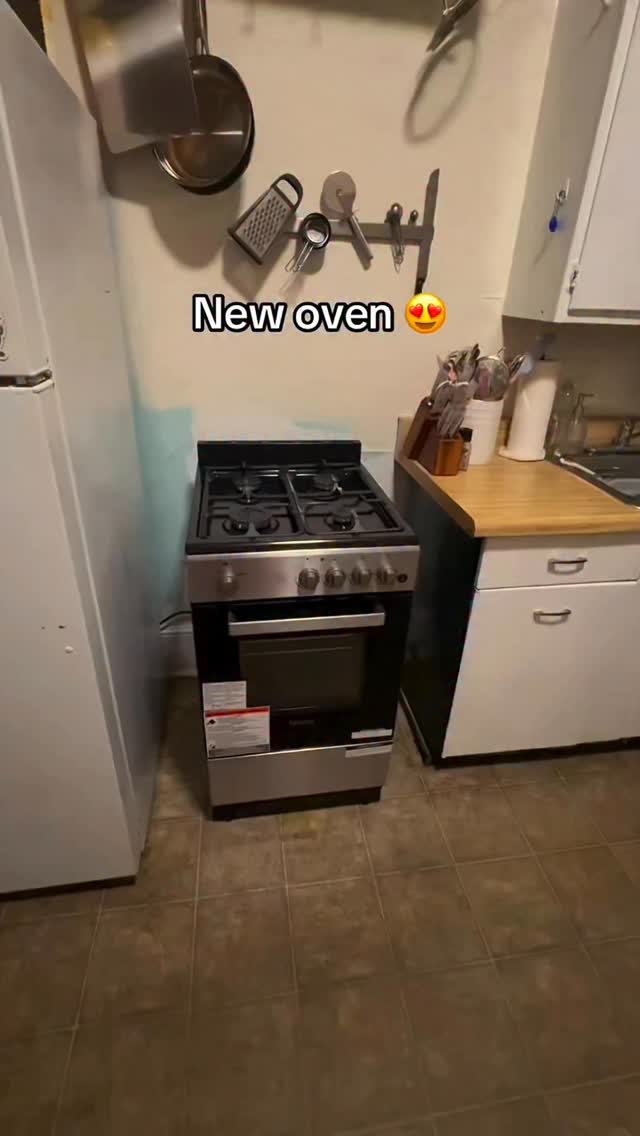 Property management really said โcook one chicken nugget at a time.โ We had to get a microscopic form just to match their energy. ๐๐
Also, yโall need to go read the comments on the original video because I am absolutely crying laughing.
#propertymanagement #landlordfail #easybakeoven #tenantproblems #renterlife