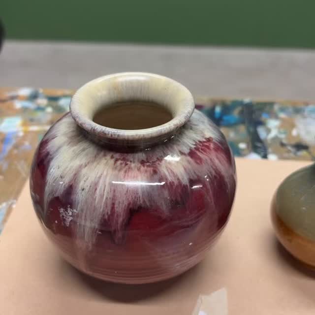 Where does inspiration come from?
Ended the day with a wee play, some watercolour gentleness inspired by my beautiful new ceramic vases. Don’t know where I’ll go with this but what a lovely time.
#littleredcabooseartgallery #orepuki #mixedmedia #littlegallery #mixedmediaart