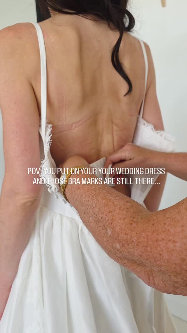 ✨ Wedding Morning Tip for Brides ✨
Our advice: skip the bra for up to 12 hours before getting dressed. This gives your skin time to recover and helps create a smooth, flawless look for those close-up photos and strapless gown moments.
It’s a small detail that makes a big difference.
Did you know this tip already, or is this news to you? Tell us below👇
Save this post for your wedding planning checklist and send it to a bride-to-be who needs to know! ✨
#WeddingDayTips #BrideToBe #WeddingDress #LuxuryWedding #BridalStyle WeddingPlanning BridalBeauty WeddingMorning BridalPrep WeddingInspiration BrideLife LuxuryBride WeddingPhotography BridalAdvice WeddingChecklist