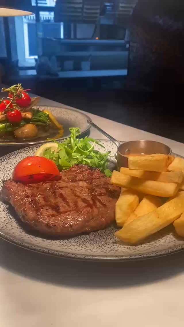 Making the most of these warm summer days with fresh flavours, great company and beautiful dinners at SALT. #salt #essexcounty #italianrestaurants #finediningexperience