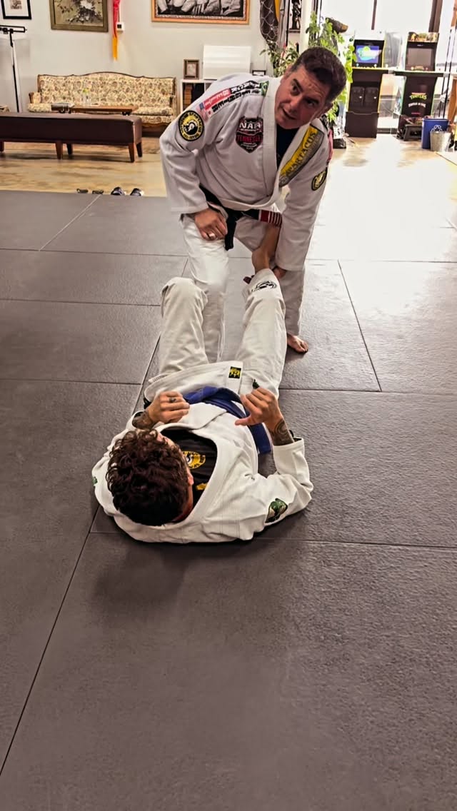 This past Saturday was a special milestone in my Jiu Jitsu journey. I was honored to receive my Purple Belt from my professor, Andre Mateus, founder of Spartacus Jiu Jitsu.
This belt represents far more than time on the mat. It represents countless training sessions, early mornings, difficult lessons, victories, setbacks, and the decision to keep showing up. Jiu Jitsu has a way of reminding you that progress isnāt measured in days itās measured in years of consistent work.
Professor Andre is an incredible teacher. His technical knowledge, attention to detail, and passion for the art have challenged me to become a better practitioner every time I step onto the mat. Iām grateful for the opportunity to learn from him and thankful to have him as a mentor during this part of my martial arts journey.
If you want to be good at anything, you have to become what most people arenātā¦.consistent.
Thank you, Professor Andre, for your guidance, friendship, and investment in me. Iām excited for the journey ahead.
#jiujitsu #harvest #franklintn #bjj #wellness