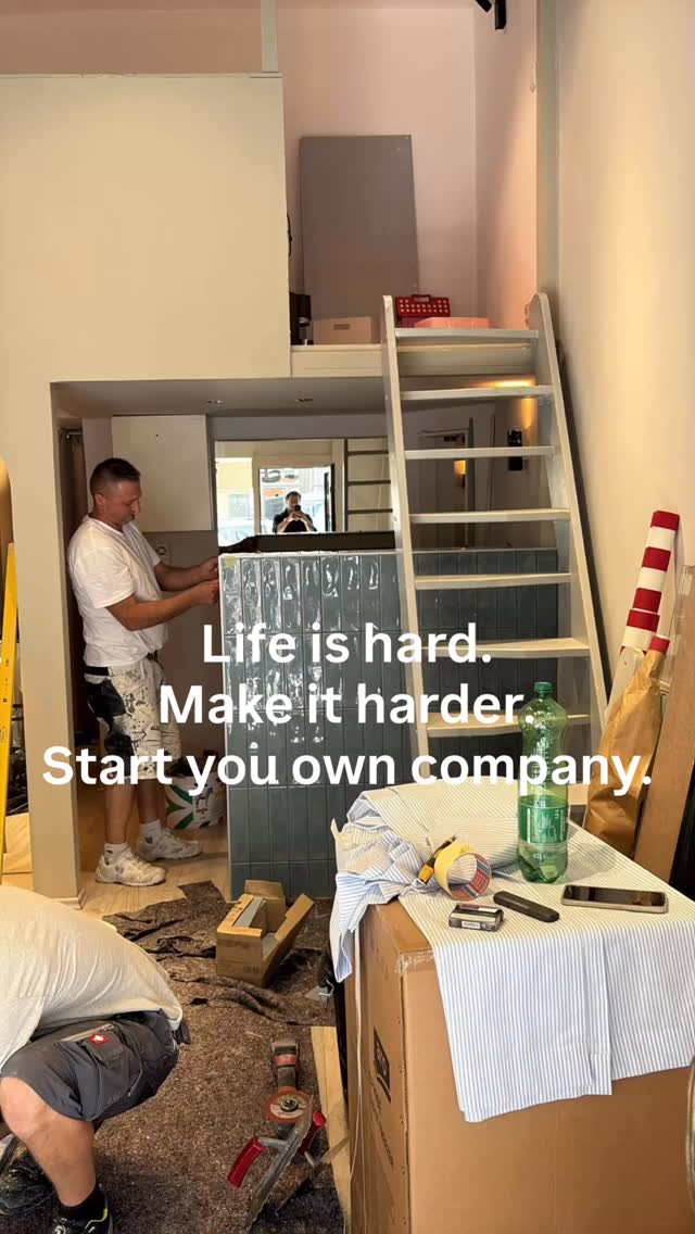 Instead of of someone telling us we have 30 minutes for our lunch break - we now just don’t have a break at all ✨✨🐣
#wienliebe #darmgesundheit #viennabusiness #1000placestoseeinvienna