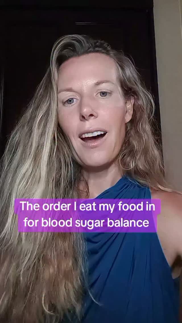 Thyroid Diet: meal sequencing for blood sugar balance. Meal sequencing helped to balance my blood sugar and insulin levels and in turn this helped to improve my thyroid symptoms. I have outlined all these principles in my thyroid diet, included in my thyroid community. Link in profile. #thyroid #thyroidsymptoms #hashimotos #bloodsugarbalance #whatieat