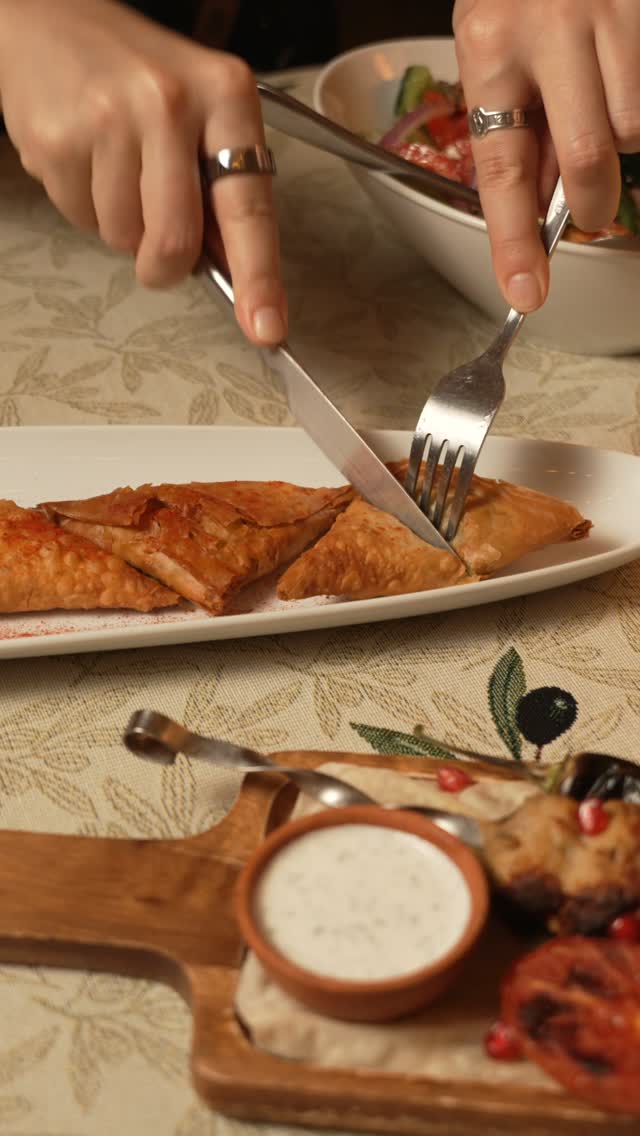 Crispy phyllo.
Creamy feta.
Fresh spinach.
Some pairings never go out of style!
Cooked until perfectly golden and served with cool tzatziki, our Spanakopitaki is one of those dishes that has everyone reaching for "just one more piece."
A good place to start your AVRA table:
📍 AVRA Sukhumvit 35
📞 +66 96 712 1701 | +66 2 000 6683
#AVRABangkok #GreekFoodBangkok #Spanakopita #SukhumvitDining #ของอร่อยสุขุมวิท