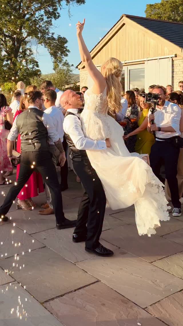 Catherine & Tom, it’s so hard to put in words how beautiful it all was, so in honour of this weekend, turned to Taylor and a video taken behind the bush as the Pryos went off during their first dance!! We were running around co-ordinating outdoor champagne towers, Aperol Spritz cart, a private first dance, outdoor World Cup watch party, a packed dance floor with 200 of their friends and just soaking up how special it really all was.
Suppliers
@southcotteventscatering
@bellsanddaisiesflorist
@louisejacobphoto
@just4uwedding
#barnweddingvenue #romanticweddingvenue #outdoorwedding #lakedistrictweddingvenue #relaxedwedding
Eden Barn is a family run barn wedding venue in Cumbria
