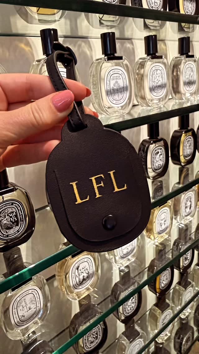 We’ve loved joining Diptyque for their Travel Monogram Bar, adding initials to baggage tags in store.
It’s such a simple detail, but there’s something so special about a monogram — especially when it’s created by hand. A small finishing touch for summer travels, weekend escapes and beautifully wrapped gifting.
After personalising at Maison Diptyque on Bond Street and Canary Wharf, we’ll be continuing in store this week:
Thursday: Liberty
Saturday: Marylebone, Westbourne Grove and Spitalfields Boutique
A gorgeous summer activation to be part of.
#Diptyque #eventcalligraphy @diptyque #fragrance