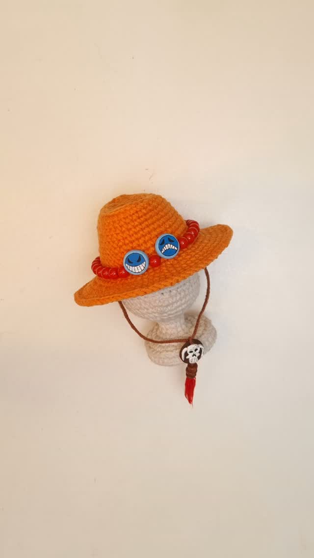Portgas D. Ace Hat!
Aí tu pensa..ah um chapéu de cowboy, não vai ser tão difícil. Só que a quantidade de detalhes que dá a personalidade do Ace pra essa peça única. Curtiram?
#onepiece #amigurumi #hats #crochet