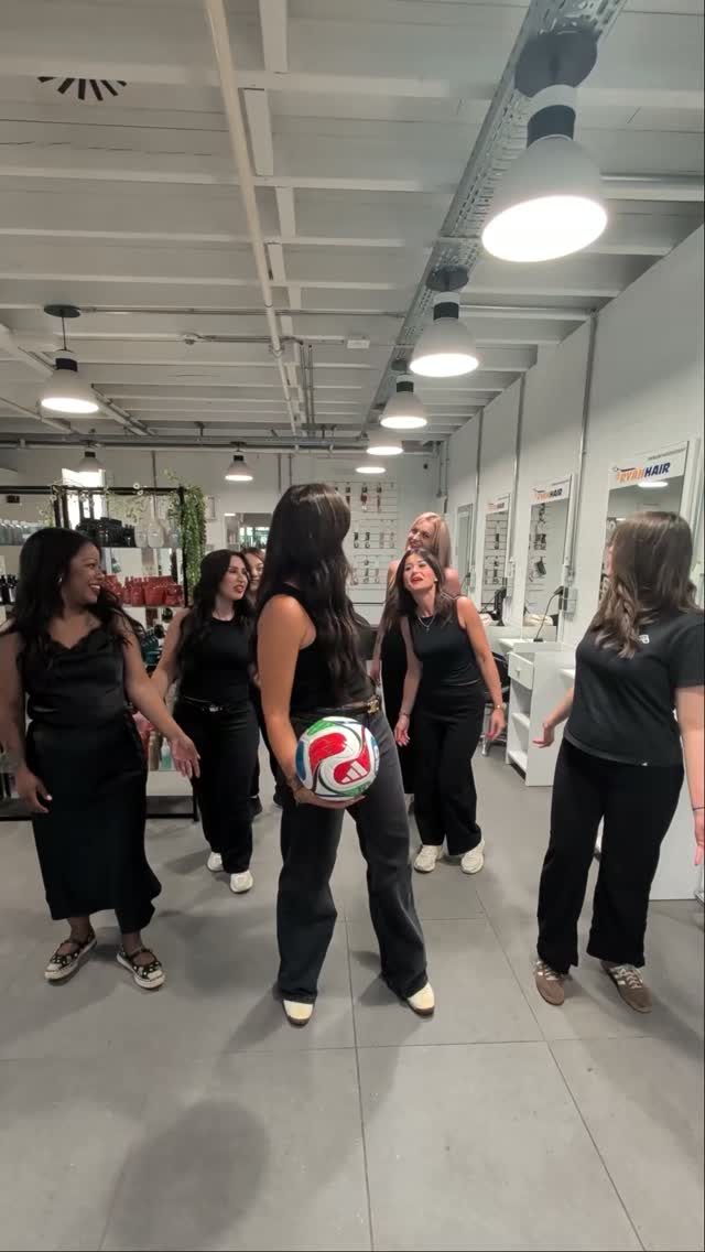 Chacune son maillot, toutes la même énergie. ✨
Et vous pour quelle équipe êtes-vous ? 😍⚽