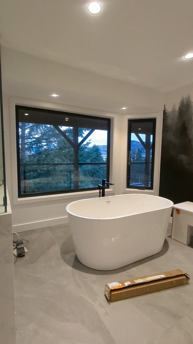 Style ✔️
Privacy... 🤏
Sometimes it's the smallest detail that makes the biggest difference.
This bathroom already had beautiful design. Adding custom window coverings simply gave it the privacy, comfort, and finishing touch every bathroom deserves.
Because a great bathroom should feel just as good as it looks.
Thinking about updating your bathroom? We'd love to help you find the perfect solution.
#VistaShades #BathroomDesign #CustomBlinds #WindowCoverings #PrivacyMatters