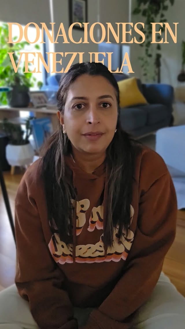 Finalmente les cuento como hicimos para enviar donaciones de Venezuela a Venezuela sin estar allá.
Ya habíamos donado a fundaciones, pero queríamos donar algo más tangible, que se sintiera más personal.
Comprar las cosas en @212globalvzla fue super sencillo. Me mantuvieron al tanto de la orden desde el primer momento hasta la entrega. Los productos ya los conocía y son de excelente calidad.
Aliarme con gente como @fabivelizb y su @somosvale.ve facilitó el almacenamiento y la entrega al lugar donde se necesitaba.
My corazón se siente lleno, pero espero que los corazones de familias Venezolanas hayan recibido un abrazo desde muy lejos.
La Guaira nunca estuvo lejos, lejos estaba yo.