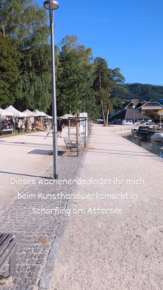 Ein kurzer Einblick vom Kunsthandwerksmarkt in Schörfling am Attersee
Ihr findet mich und viele weitere tolle Aufsteller heute und morgen direkt an der Esplanade am Attersee 🌅☀️
11.7-12.7.2026
Samstag 10-19 Uhr
Sonntag 10-18 Uhr
Ich freu mich auf deinen Besuch ✨☀️🤗