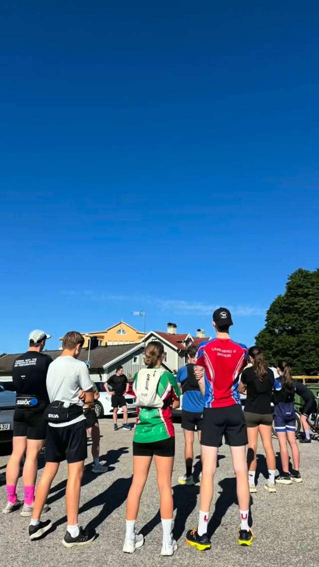 Vecka 28 = Smålandsläger i Gnosjö ☀️☀️☀️☀️☀️
På dagens schema stod:
FM - Löpintervaller i Töllstorp 5-10x1000 meter.
EM - Rullskidor klassiskt 1,5-2,5 timmar.
Kvällsaktiviteter under ledning av Elias, Filip och Axel samt förberedelse och taktiksnack i lagen inför morgondagens poängjakt som utförs på rullskidor och löpning.
Tack dagens matlag, arrangörer och alla som medverkat! ⭐️
