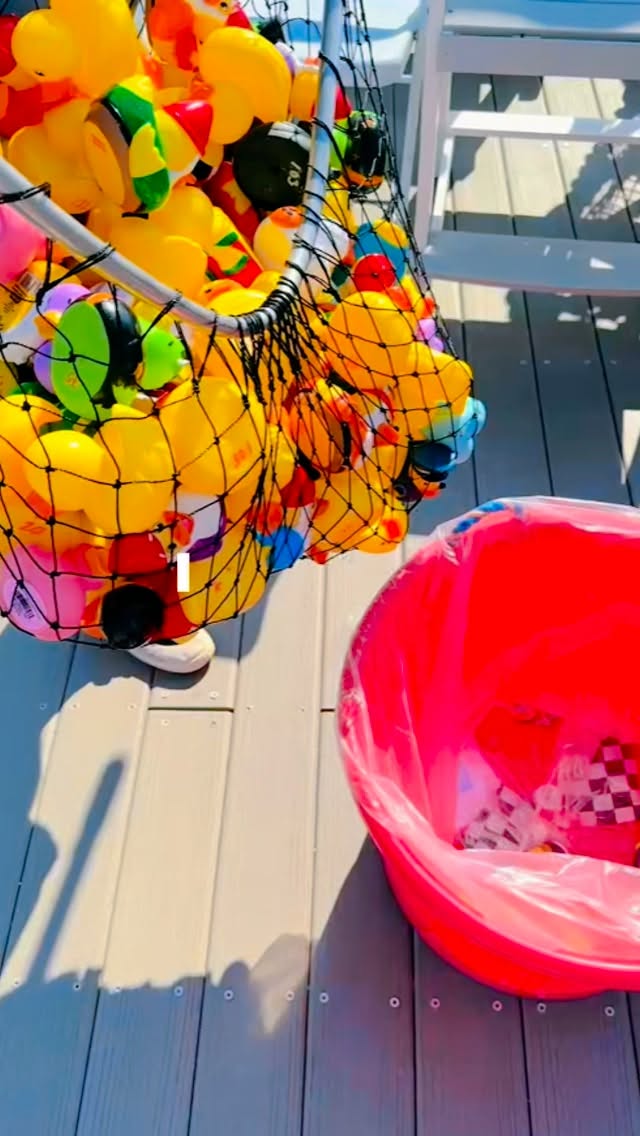 🦆The Ducks are back in town! 🦆Less than a month away from the second annual Duck Drop! Sign up now! 🦆➡️🦆➡️🦆➡️https://runsignup.com/Race/MA/Scituate/DuckDrop