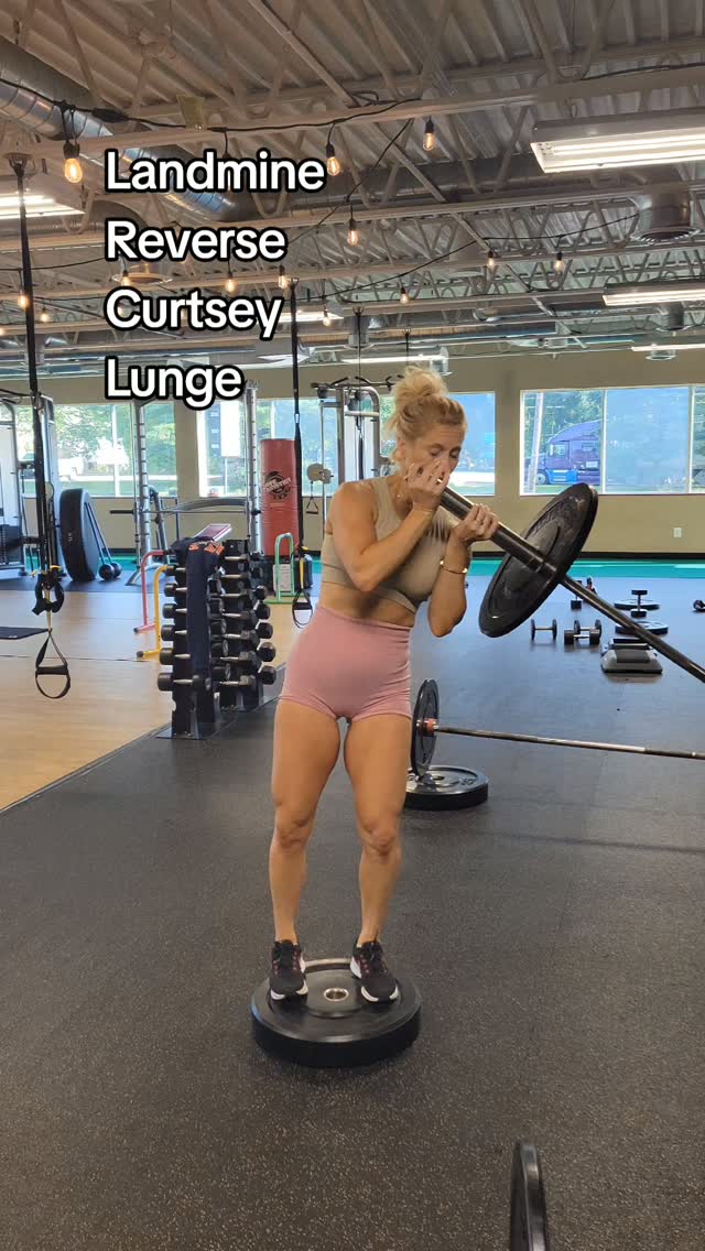Tried out this awesome new exercise in class today.
It was a huge hit.
Felt great in all the right places. As usual, I'm always adding a pulse burnout at the end.