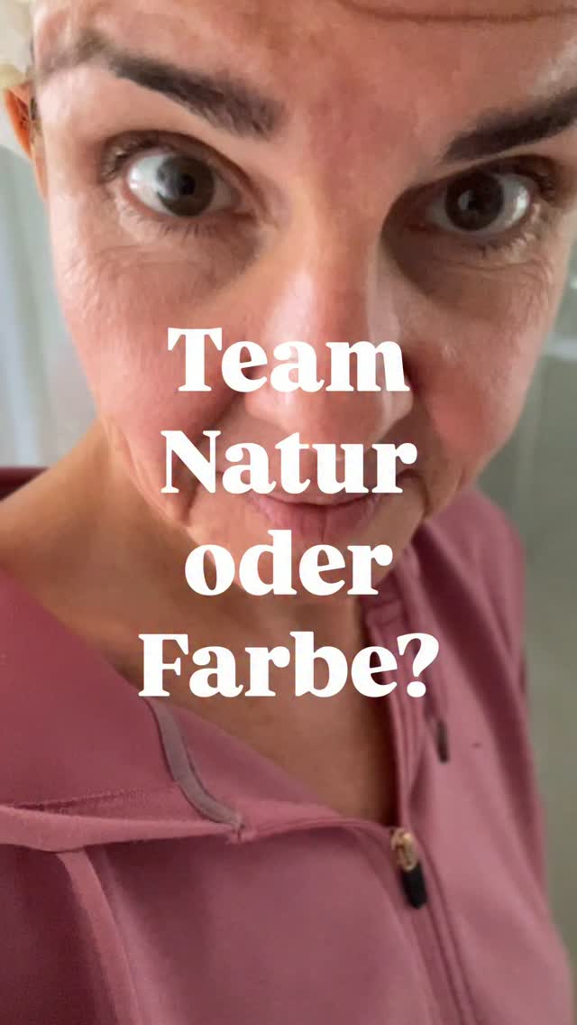 Darauf bin ich gespannt!
Kommentiere mit 🌿 für Team Natur und mit
kommentiere mit 🎨 für Team Farbe
#wowstattwäh #glitzernstattschwitzen #glücklichewechseljahre