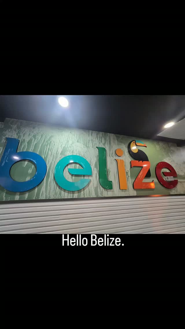 Belize, we're here. 🇧🇿Walking these streets, staying @sanignaciobelize Meeting people who feel like old friends already. This is what it means to experience a place. Not just visit. And I brought the book and the shoes! @belizediasporasummit we're coming for you Thursday! @belizebooksector Can't wait. Are you creating?
#belize #bookstagram #songofhummingbirdhighway #authorevent #awardwinningauthor
Whats your favorite thing to do in Belize?