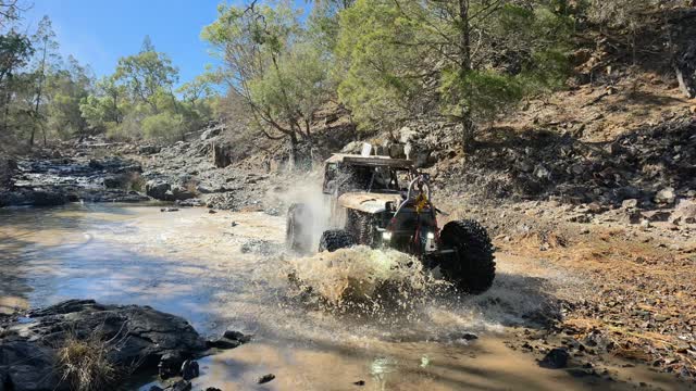 @torqueitupmotorsports making a splash.
#ultra4racing #ultra4 #offroadracingaustralia #ultra4australia #offroad4x4