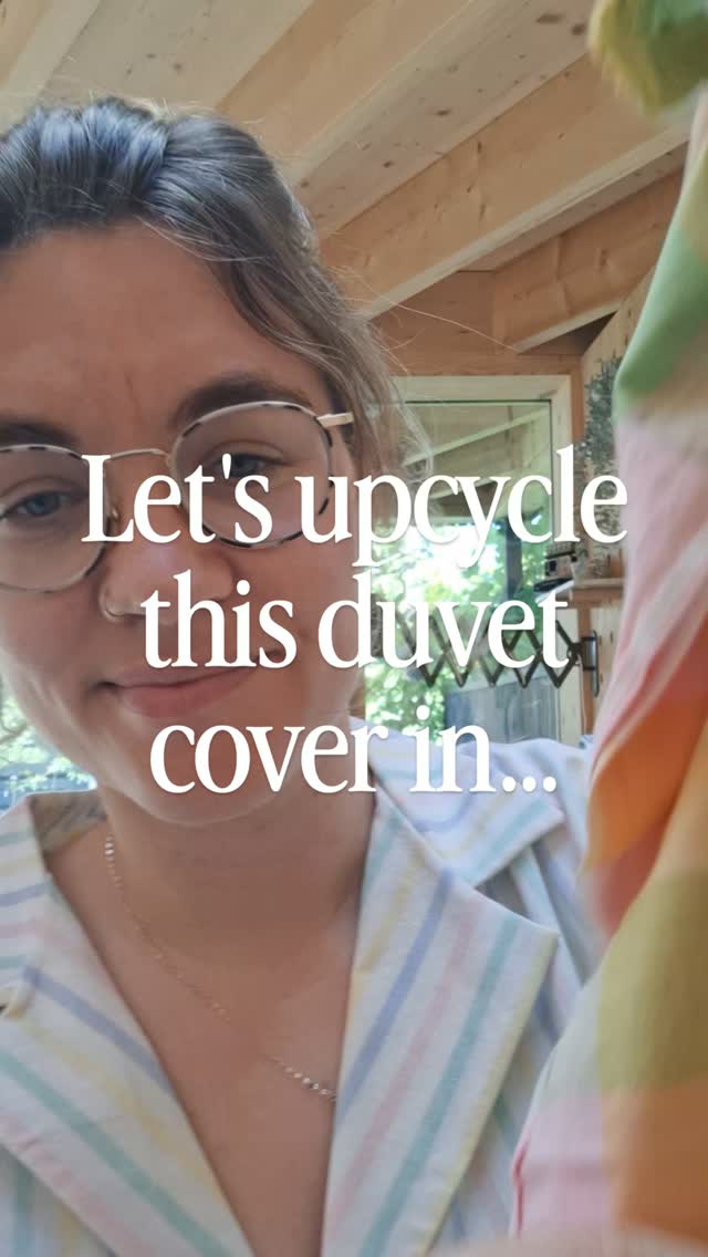 Friendly reminder: secondhand duvet covers make great summer dresses 💛
💚 Hier krijgt afgedankt een tweede leven. Volg voor upcycling, tweedehands, slow fashion, creativiteit en DIY-projecten.