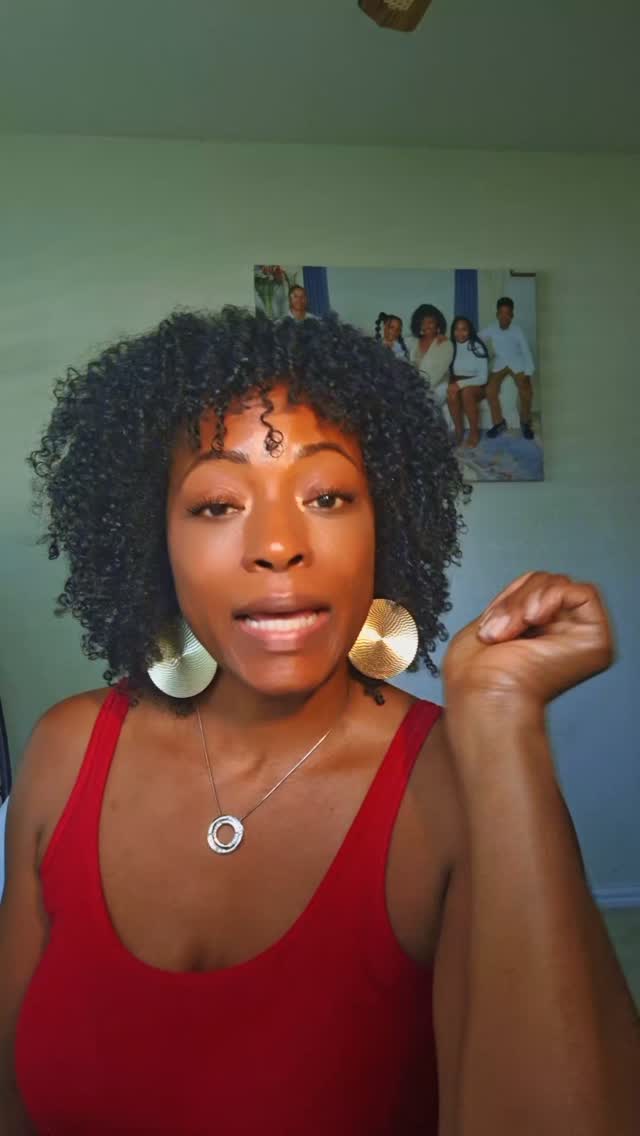 Fibroids means something deeper is happening. They're your cells responding to an environment. Let's talk root cause.
Note: Estrogen dominance doesn't always mean high estrogen. Often it means progesterone is too low to balance it out.
𧬠To good health,
~Coach Jamila.
#coachjamilaoni #fibroids #rootcausewellness #nervoussystemregulation #cellularhealth