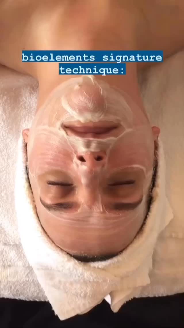 Pros, do you #DoubleBrush 💙✨
This Signature Technique is a standout in the treatment room, using two brushes with slow, rhythmic
movements to ensure even, thorough product application
Beyond application, it creates a deeply relaxing, sensorial experience that clients remember and come back for 🙌
A simple way to elevate your treatments while enhancing both results and client satisfaction
Because technique is what sets you apart
Learn more on the pro site 💙
#salonconnectau #salonconnect #professionalskincare #skintherapist #estheticianlife #treatmentroom #facialtechnique #doublebrush #clientexperience #resultsdriven #skincareprofessionals #cliniccare #aesthetics #beautybusiness