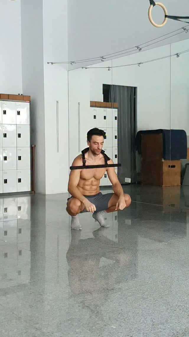 Planche to V-Sit Using:
www.fitprogress.com/shop/fitstatic
FitProgress Studio Coaching @HandstandTrack Balance Support System.