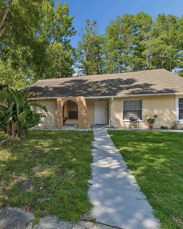CLOSED! π
3410 Laurel Dale Dr, Tampa, FL 33618
ποΈ 3 beds | π 2 baths | π 1,287 sqft
Sold for: $283,000
This one's personal. Huge congrats to a longtime friend of Anthony's on closing on their very first home! Anthony of Homegrown Realty represented the buyer, and this closing hit a little different.
So proud of you. Welcome home!
#HomegrownRealty #FirstTimeHomeBuyer #JustClosed #TampaRealEstate #TampaBayHomes