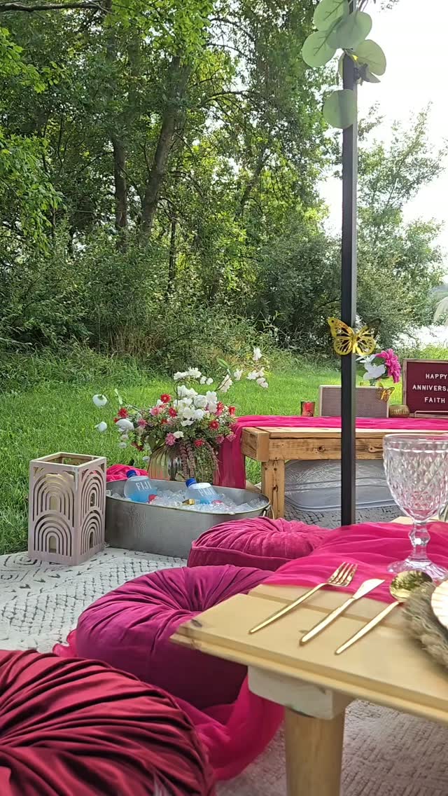 Pretty Pink Proposal Picnic đ©·
I had the incredible honor of setting up this sweet little proposal picnic this past weekend.
Congratulations Carson + Faith! Wishing you both a lifetime of love, happiness, and adventures together!
#ProposalPicnic #OmahaPicnic #OmahaPicnics #Omaha